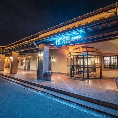Hotel Boccaccio Calcinaia Екстер'єр фото