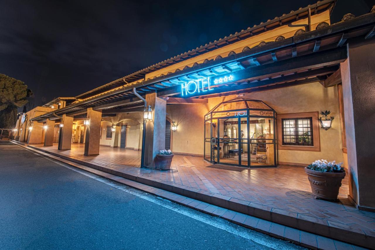Hotel Boccaccio Calcinaia Екстер'єр фото