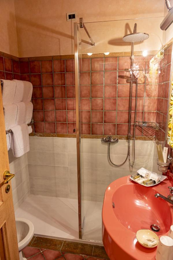 Hotel Boccaccio Calcinaia Екстер'єр фото