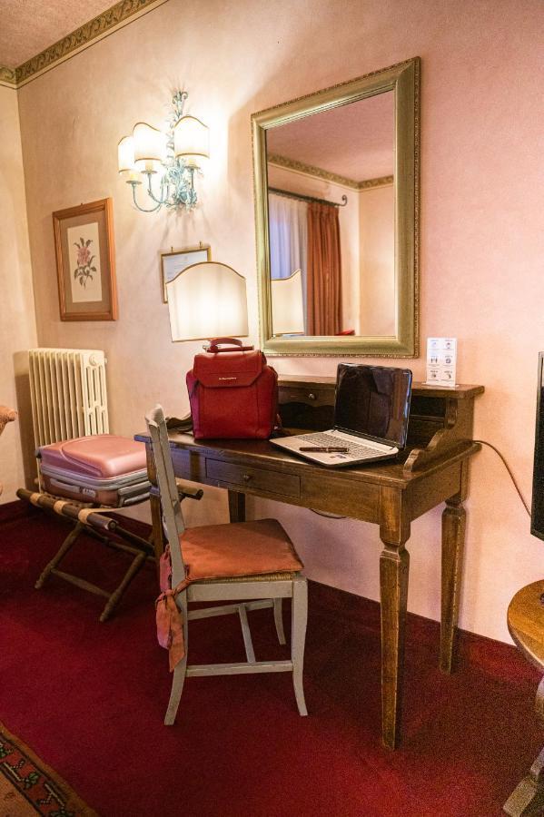 Hotel Boccaccio Calcinaia Екстер'єр фото