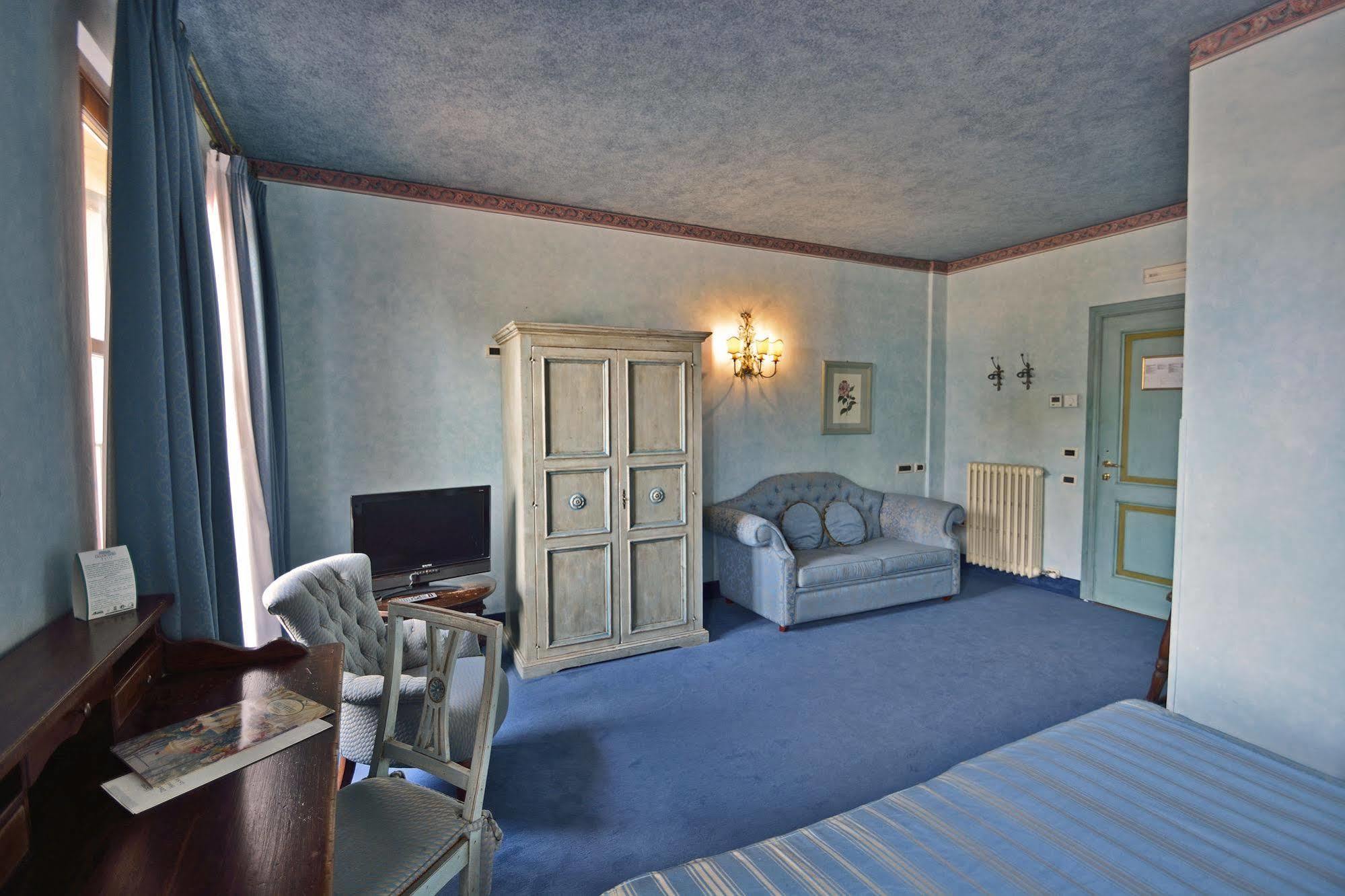 Hotel Boccaccio Calcinaia Екстер'єр фото