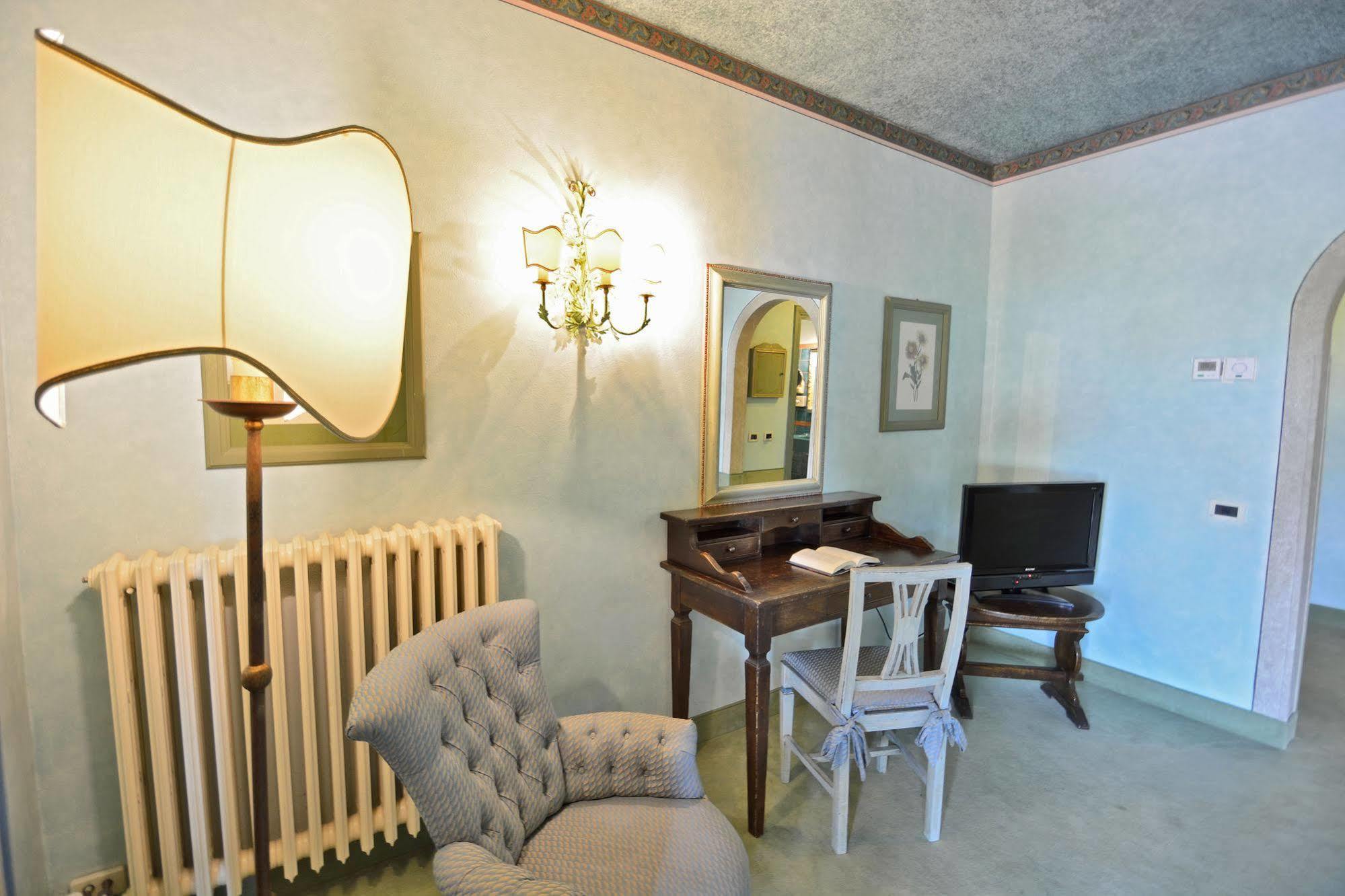 Hotel Boccaccio Calcinaia Екстер'єр фото